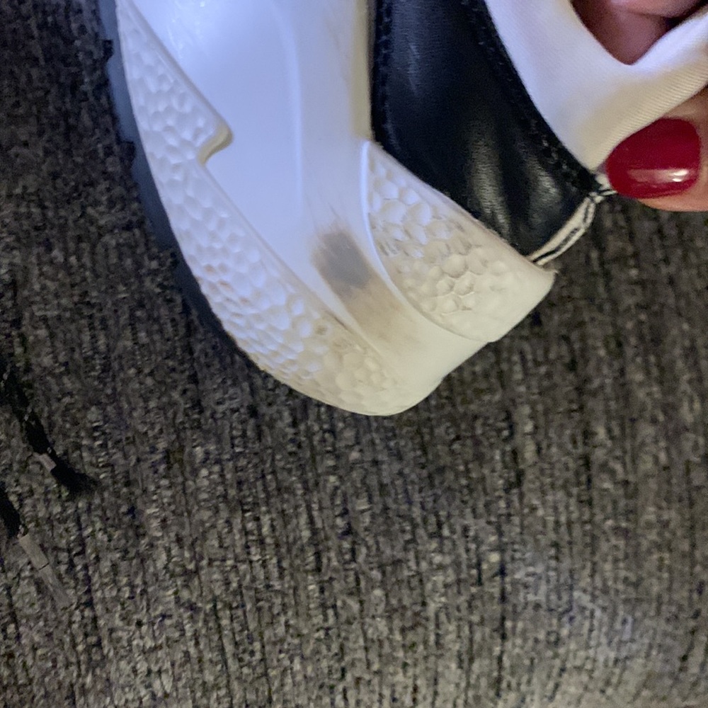 Sneaker - Picture 3 of 8